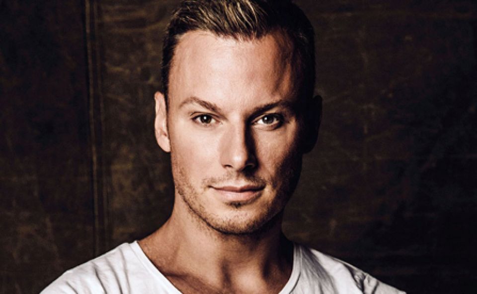 Magnus Carlsson sjunger på invigningen